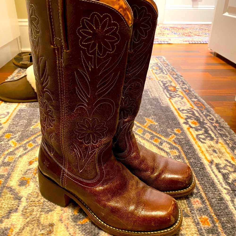 Frye floral stitch cowboy boot
